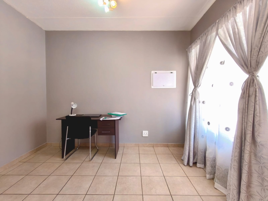 1 Bedroom Property for Sale in Die Bult North West